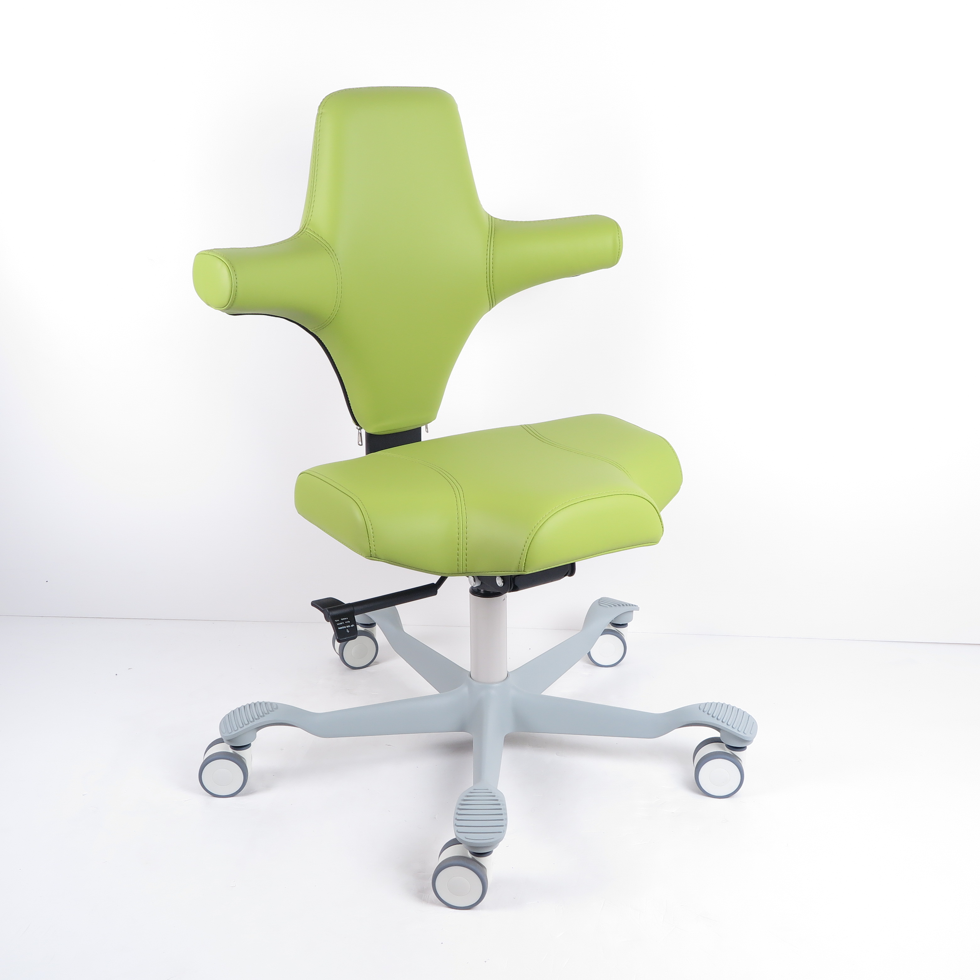 Ergonomic Saddle Stool, Medica - đánh giá và giá Medical Lab Officer
